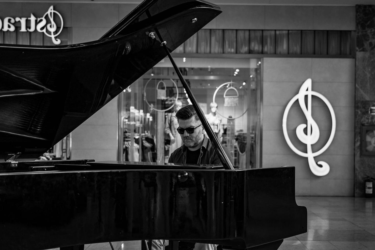 Piano stemsessie in uitvoering
